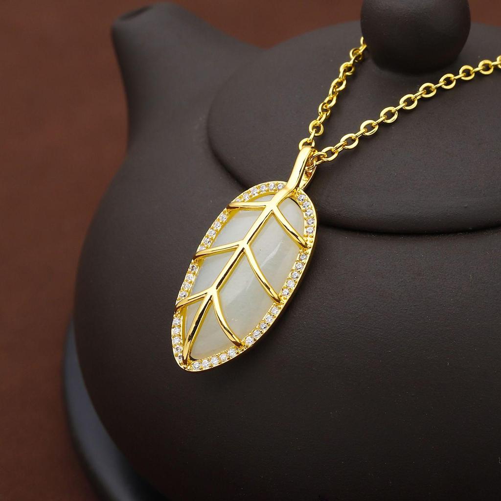 Elegant Natural Hetian Jade Necklace with Gold and Xiuyan Jade Pendant - A Fashionable and Timeless Gift for Women