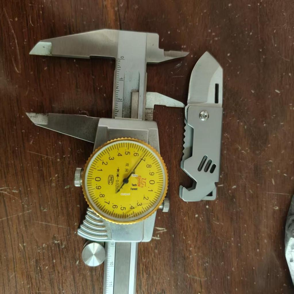 Portable Stainless Steel Folding Keychain Knife for Box Opening and Fruit Cutting