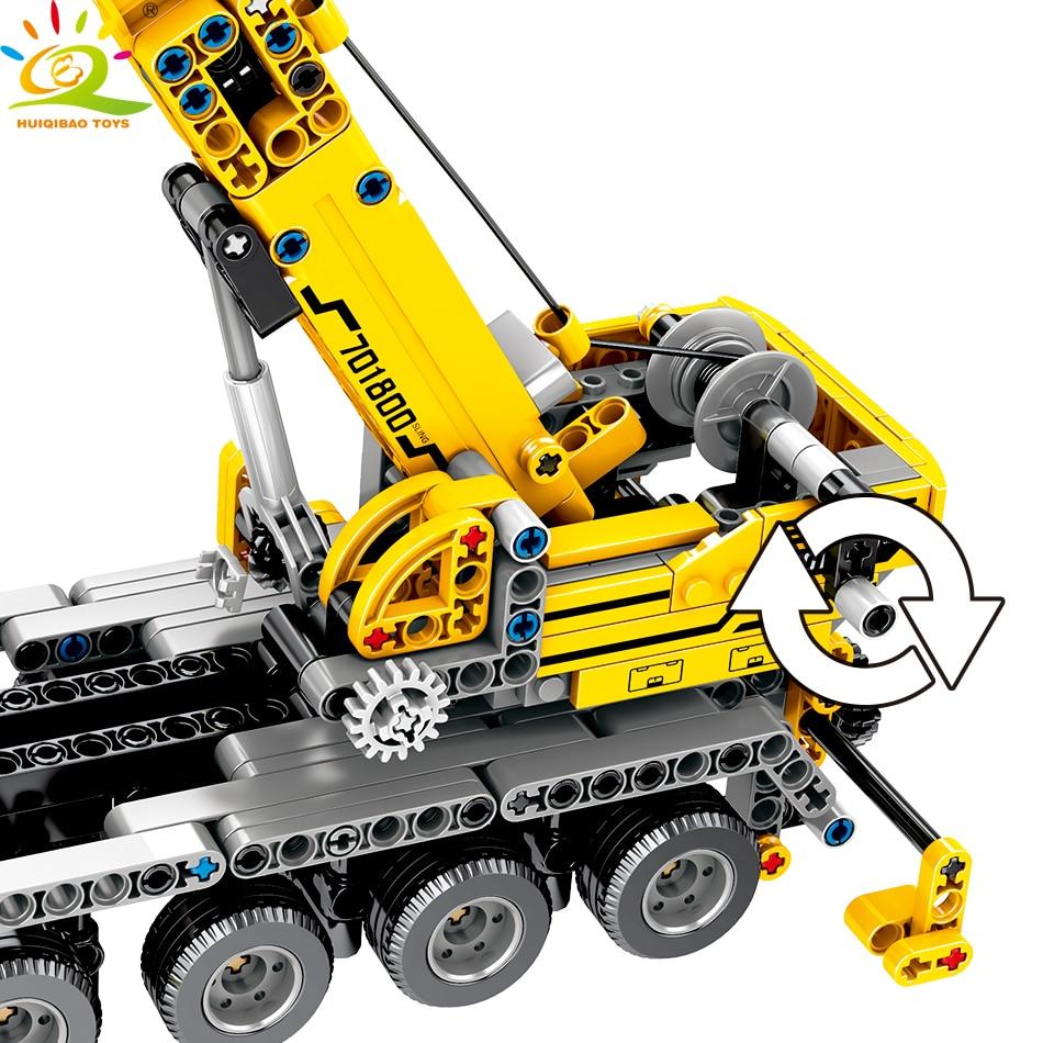 HUIQIBAO 665pcs Technical Engineering Lifting Crane Building Blocks Truck Car City Construction Brick Toys For Children NO BOX