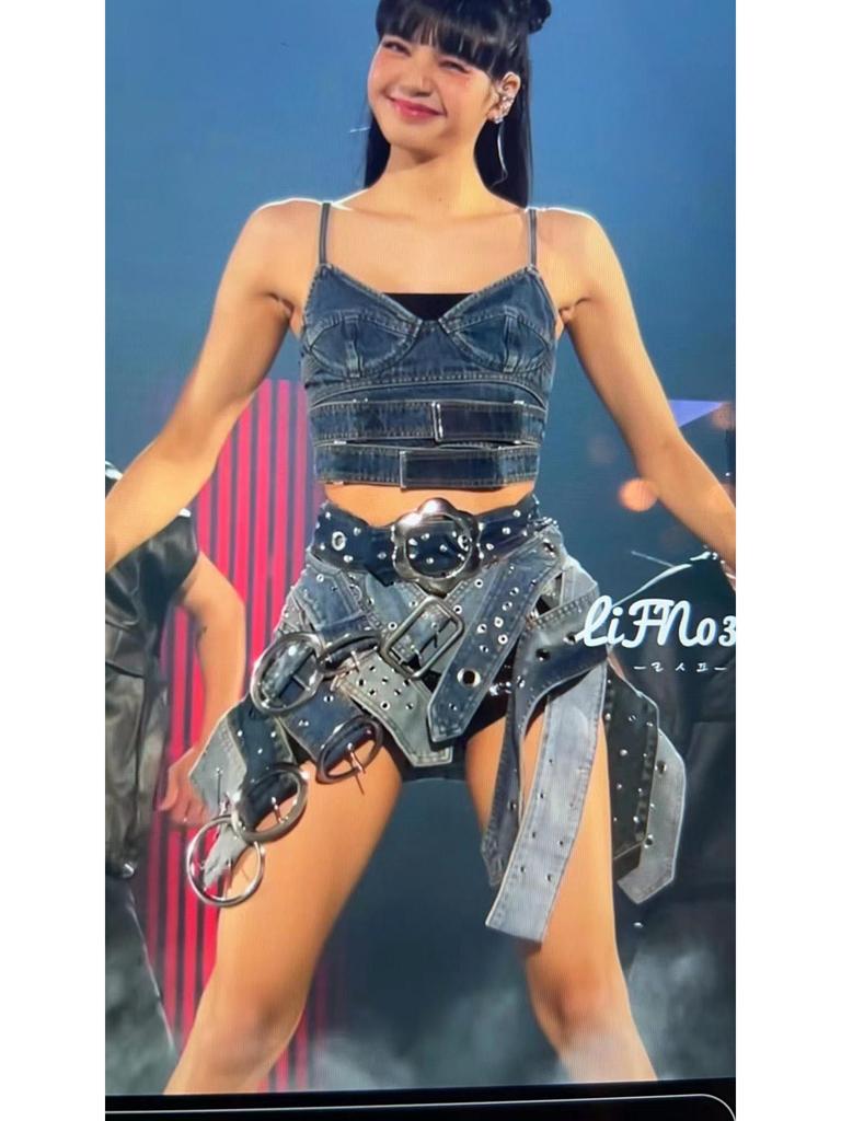 Autumn 2023 Designer Silver Buckle Low-Waist Denim Mini Skirt with Japanese Character Belt