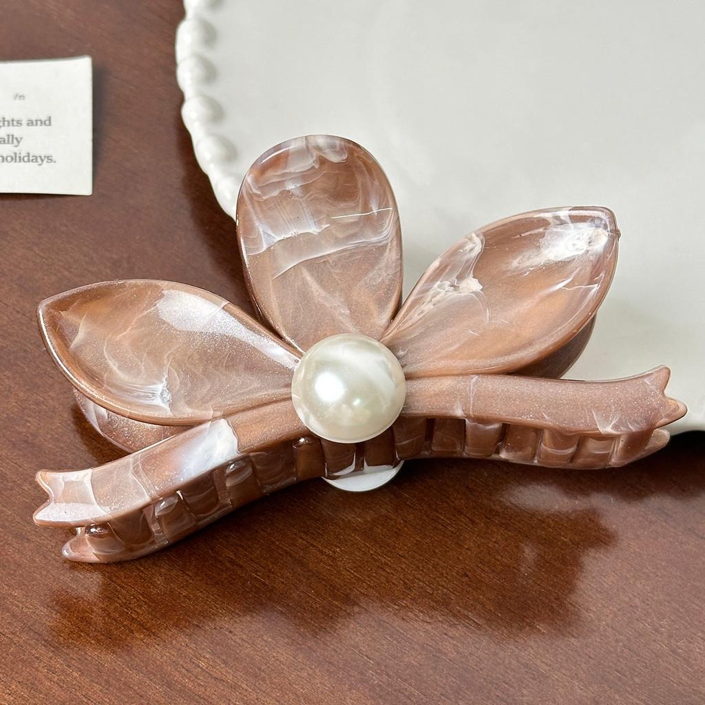 Style Timeless Retro Flower Hair Claw Clips Crafted With Premium Finish Pearl