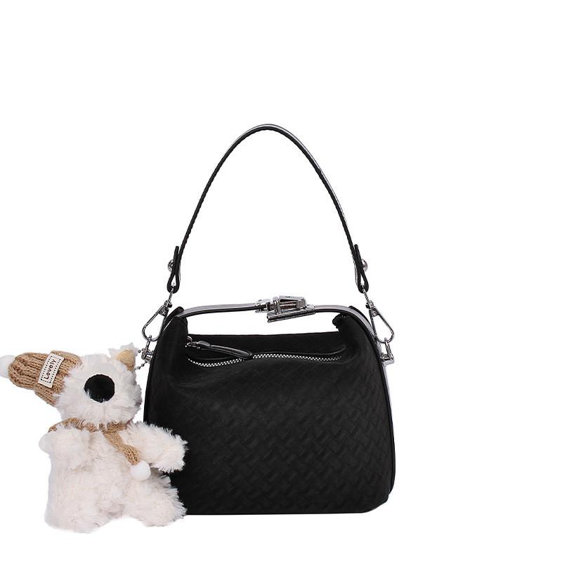 Small Pu Woven Style Shoulder Bag With Inner Pocket For Summer Outfits