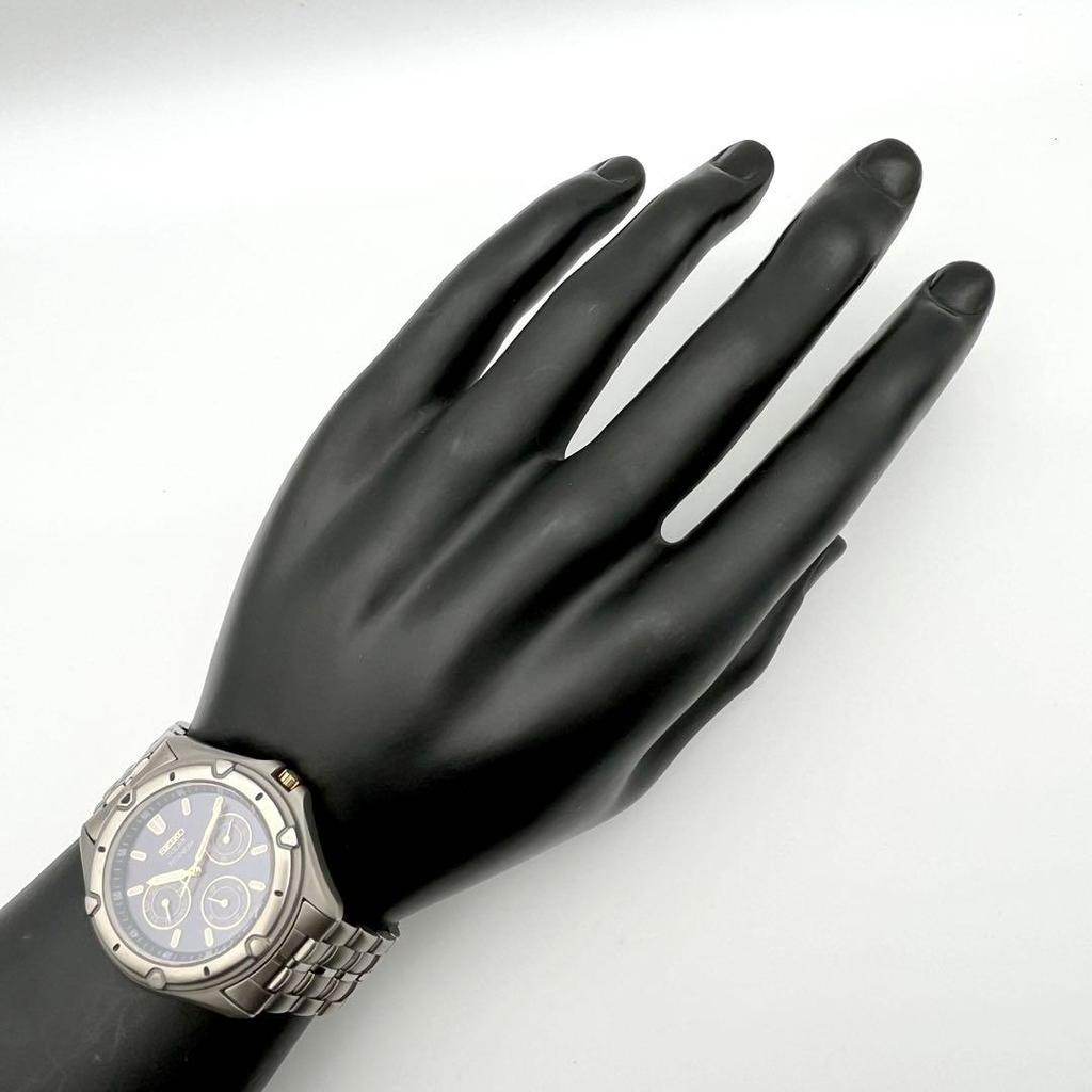 [USED] Working SEIKO SOLAR TITANIUM Chronograph Watch with Blue Dial