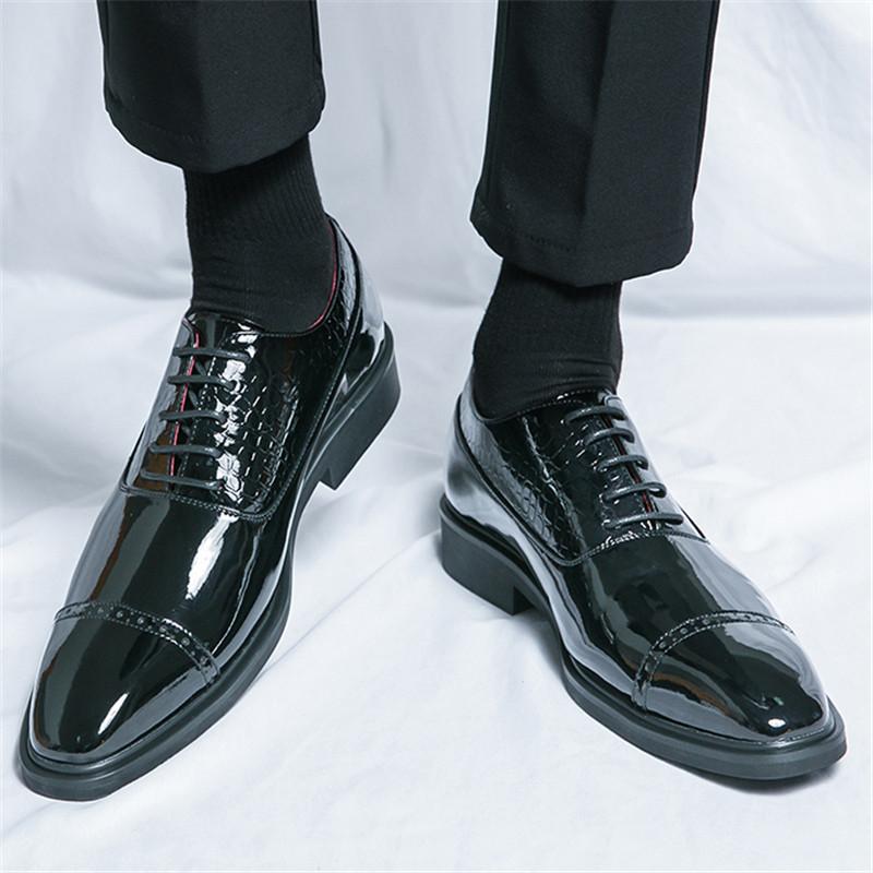 New Fashion Glossy Black Gold Patent Leather Lace Up Dress Brogues Shoes For Men's Designer Wedding Oxfords Zapatos Hombre