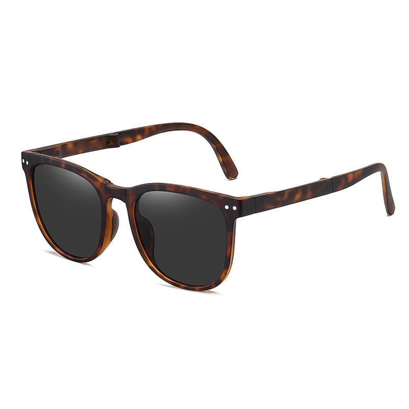 UV Protection Foldable Women's Sunglasses - Lightweight, Fashionable & Compact for Summer