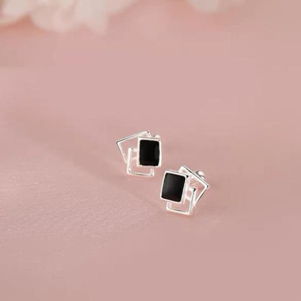 Women's Accessories Sari Black Square Layer Piercing