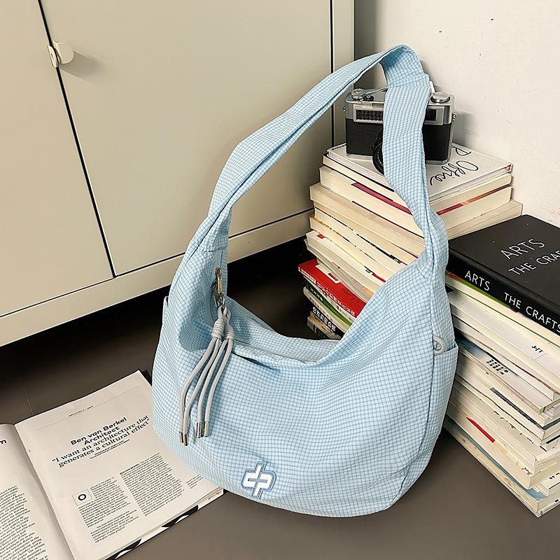 

Ленивый ветер большая вместимость сумка для пельменей женская летняя новая маленькая свежая клетчатая сумка через плечо мессенджер синий