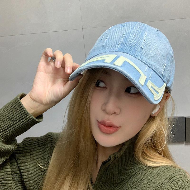 Retro and old washed baseball cap men's soft top ripped letter cap showing face small sunshade cowboy hat