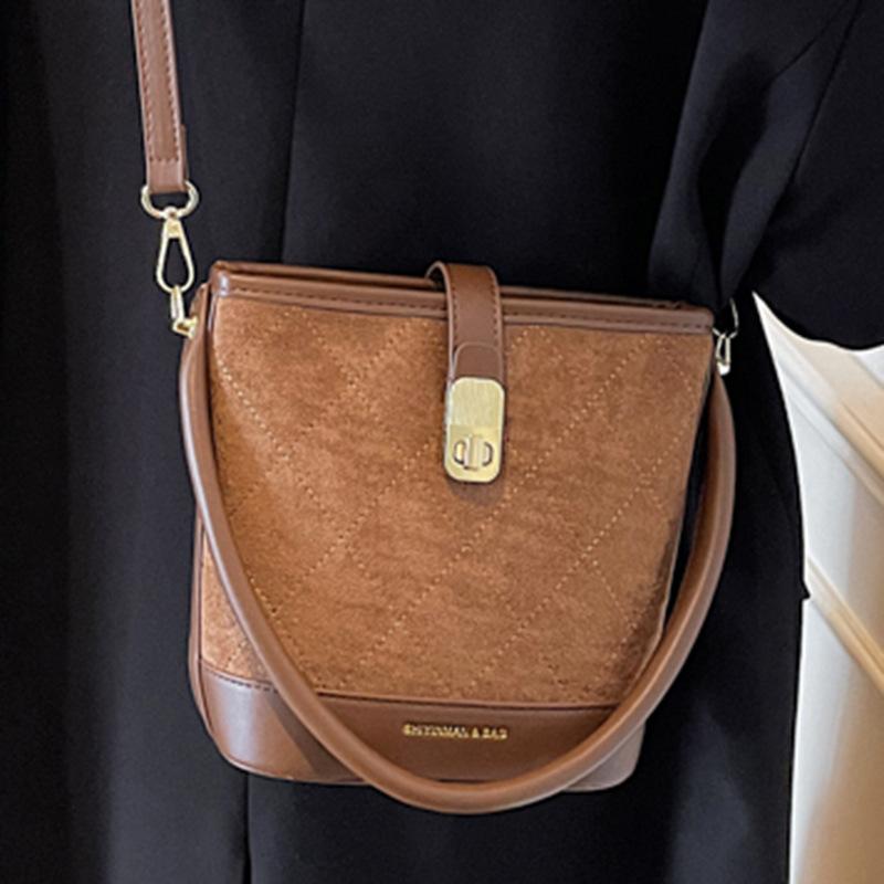 Bucket Bag Women's 2025 New Autumn Niche Fashionable Bag Women's Bag High Value Contrast Color Retro Foreign Style Messenger Bag