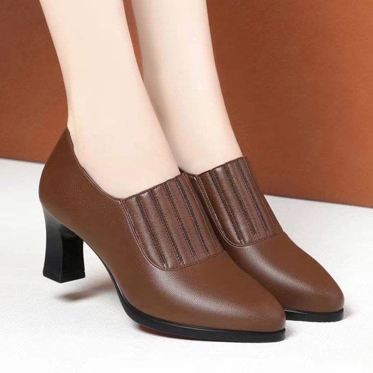 

2025 new soft leather soft sole deep mouth single shoes with skirt middle-aged women s shoes spring and autumn mother shoes leather shoes women 38
