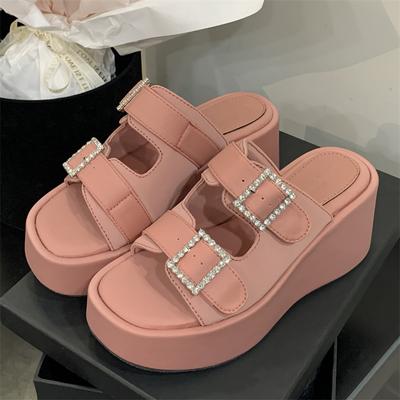 Mode Eilyken Mode Sommer Quadratische Schnalle Plateau Keilabsatz Damen Hausschuhe Street Style Offene Zehenpartie Hohe Absätze Partykleid Schlupfschuhe