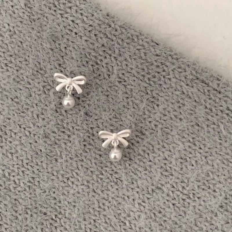Bowknot Pearl Stud Earrings: Women s Elegant Korean Niche Style