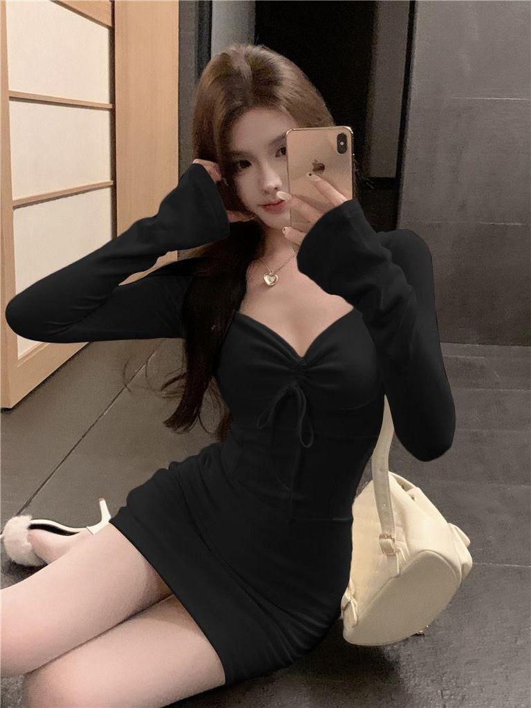 Women's Sweet & Spicy Long-Sleeve Black Slim-Fit Dress for Autumn/Winter 2024