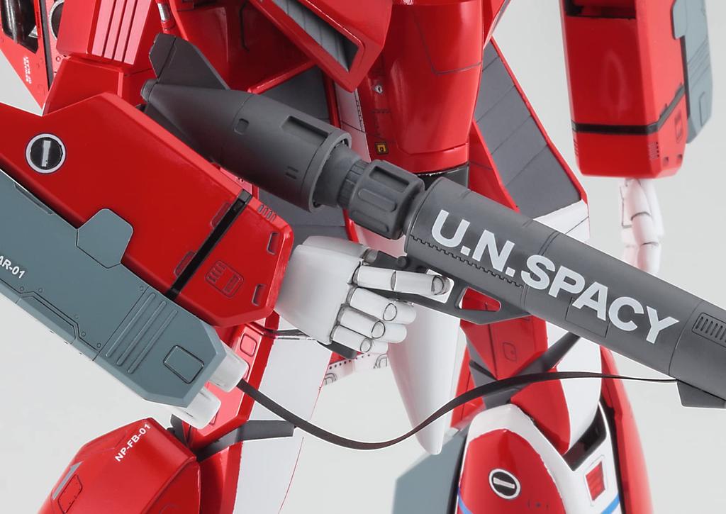 Hasegawa Super Dimension Fortress Macross Super Battroid Valkyrie Milia Machine Scale Plastic Model 65882 VF-1J 1/72