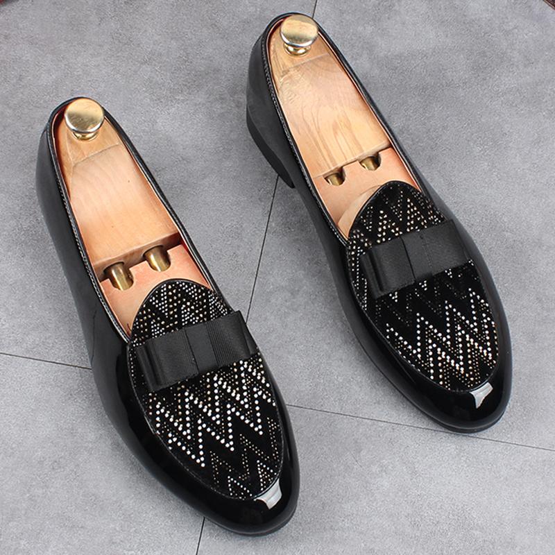 Designer Men Black Bowtie Patent Leather Slip On Casual Shoes Gentleman Formal Wedding Dress Homecoming Footwear Zapatos Hombre