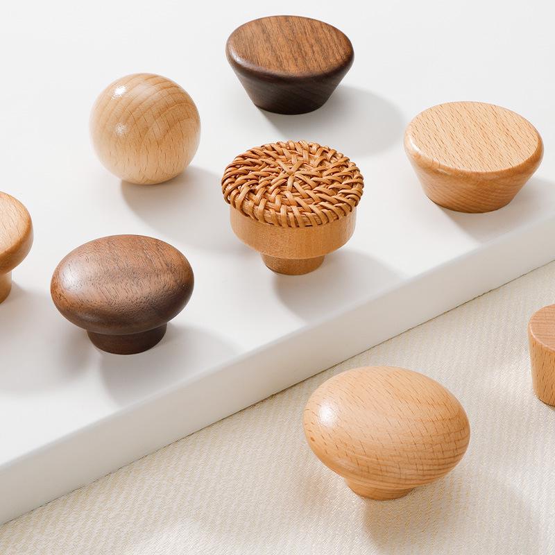 Solid Wood Cartoon Drawer Pull Knob for Children's Room