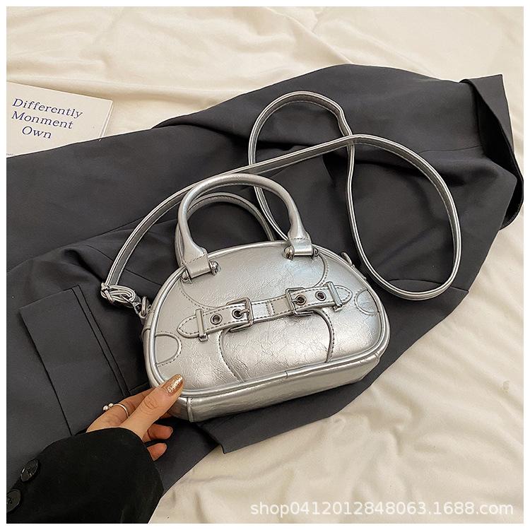 

2025 новая ретро портативная сумка Boston французский нишевый дизайн сумка-мессенджер модная通勤 плечевая сумка серебряный