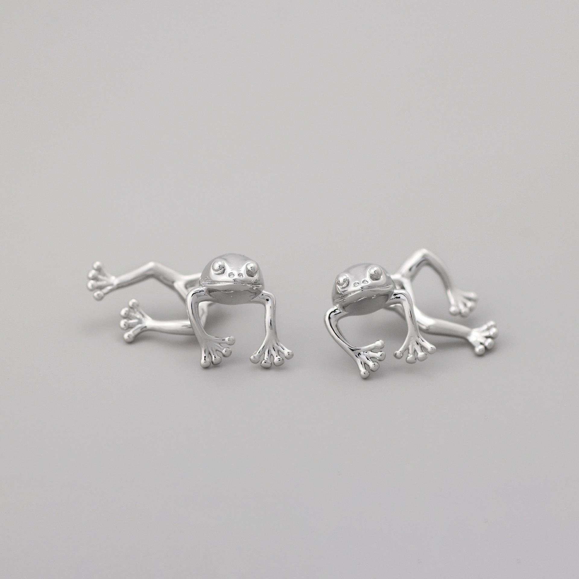 Retro 3D Gilded Frog Ear Cuff Stud Earrings - Unique Exaggerated Frog Design
