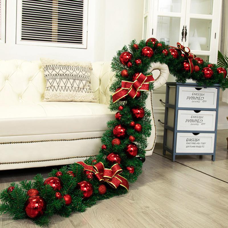 Christmas Rattan Rice Luxury Encrypted Window Display Set with Ball Ornaments and Wreath Decorations