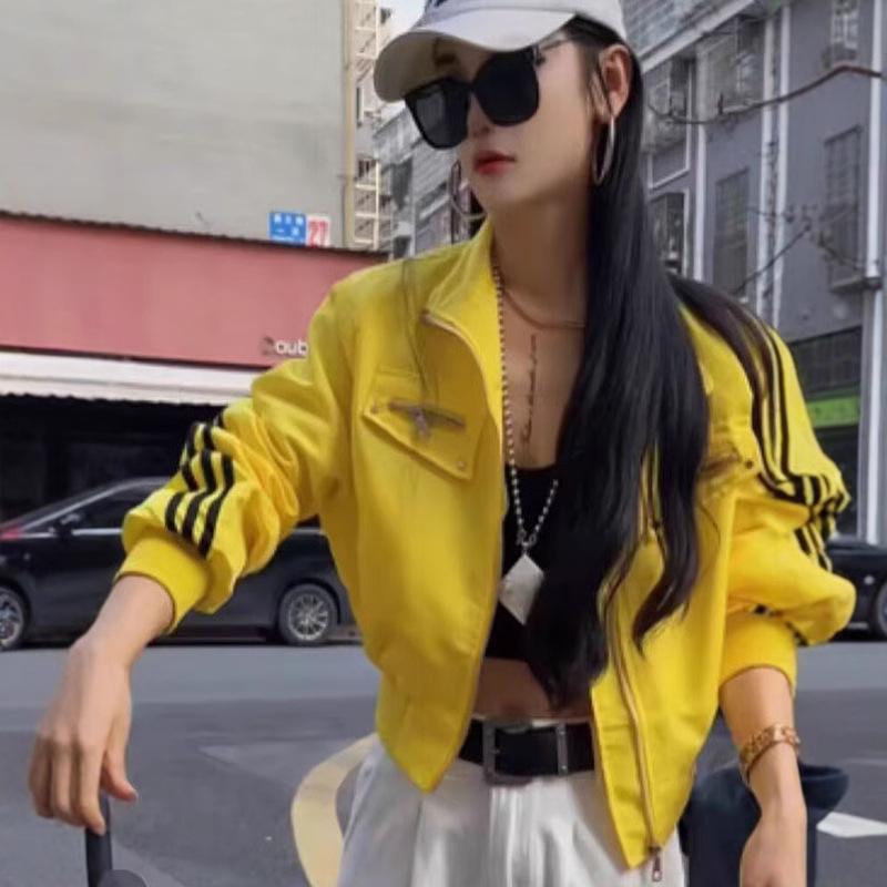 

2025 Spring Women s American Fashion Slimming Three-Stripe Casual Jacket Medium