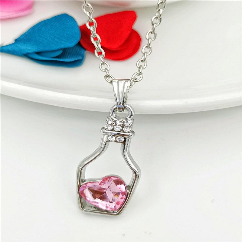 Niche Luxury Crystal Necklace: High-End Diamond Drift Bottle Pendant for Women
