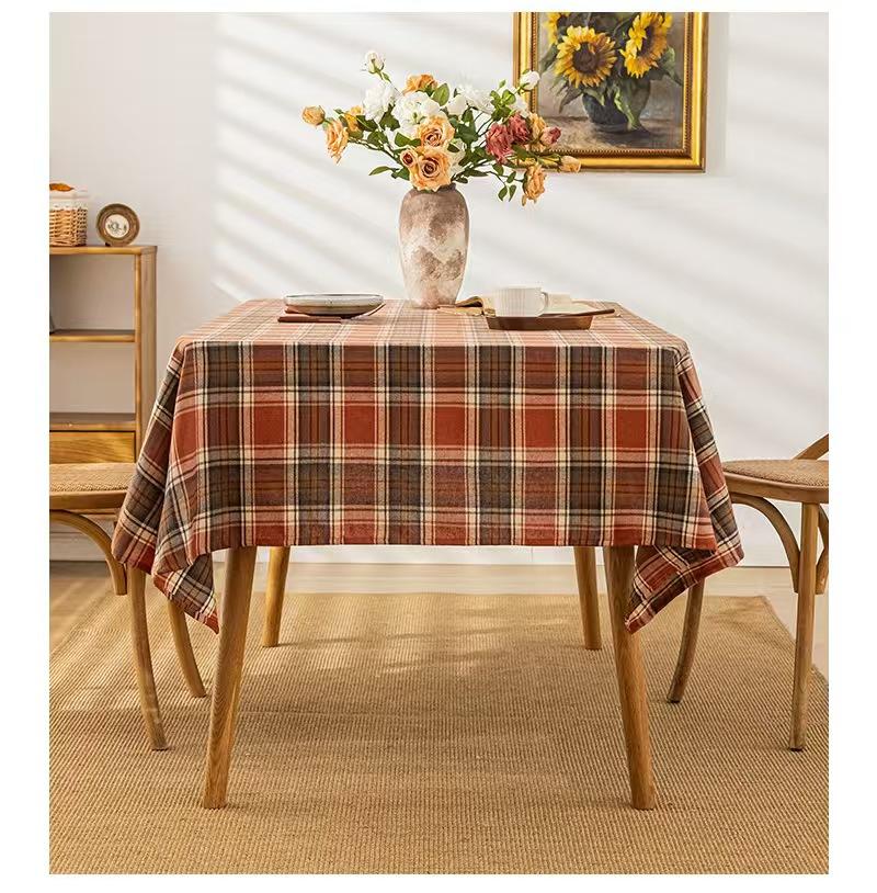 

Christmas Stripe Table Cover Festive, Easy Clean, Xmas Decor Gatherings 90x140cm красный