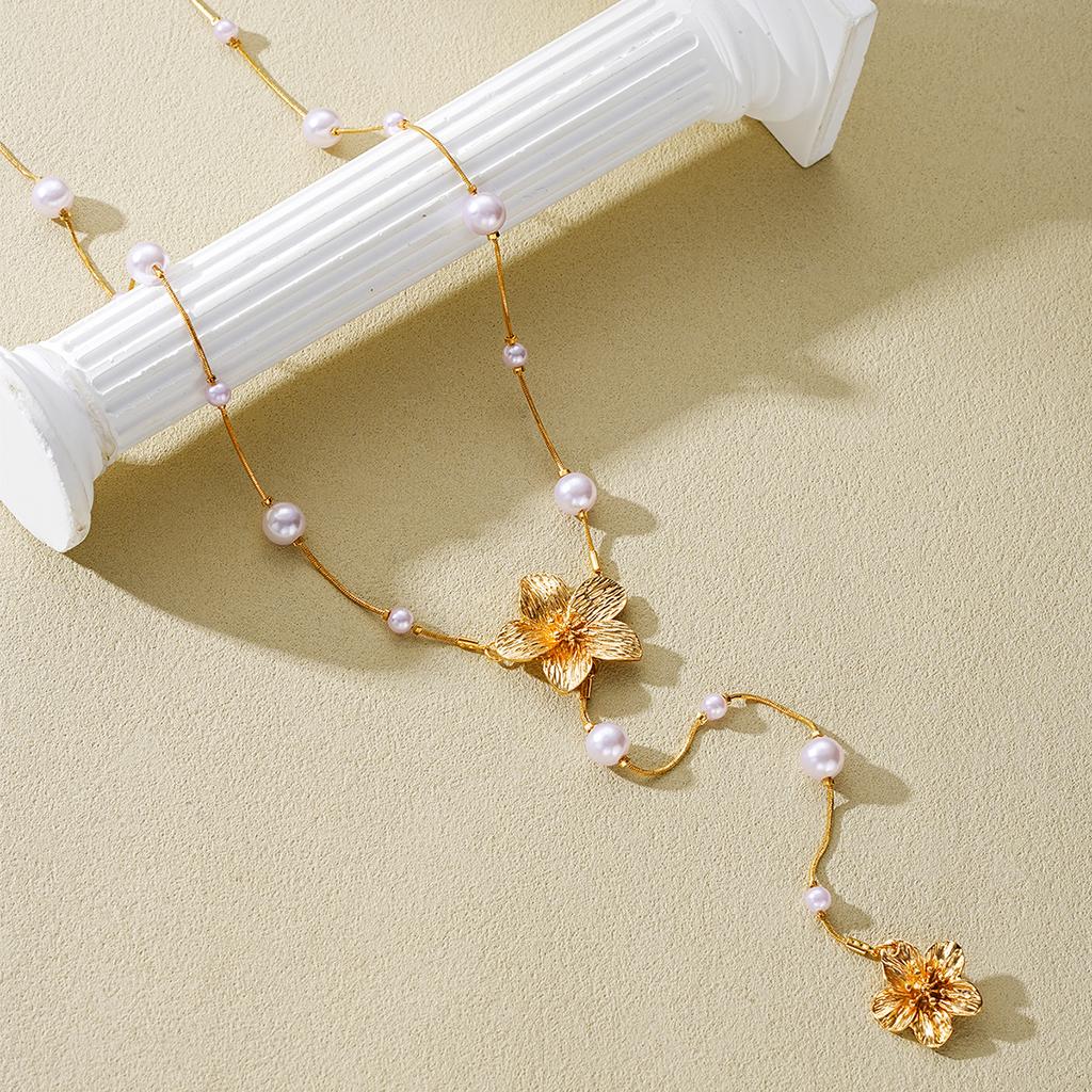 Elegant Long Tassel Imitation Pearl Flower Necklaces for Women Gold White Color Beads Pendants Necklaces Fashion Luxury Jewelry