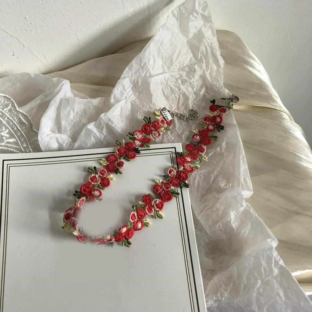 Women's Adjustable Lace Collar Necklace Elegant Neckband Choker Necklace Beautiful Embroidered Flower Neck Jewelry
