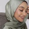 Foulard en Soie Satinée à Texture Froissée Naturelle - Châle Uni pour Femme & Foulard de Tête du Moyen-Orient