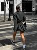 Zweiteiliges Anzugset - Outfit mit kurzem Rock und Blazer
