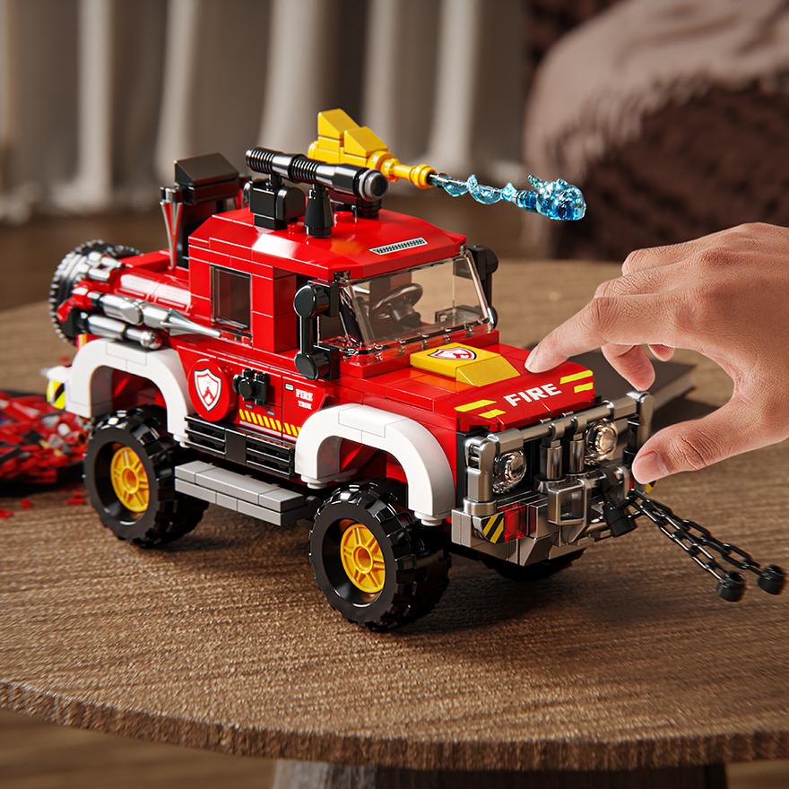 502PCS Red SUV Model Building Blocks Toy Fire Off-road Vehicle Puzzle Bricks Sets Educational Toys Desktop Ornament Gifts