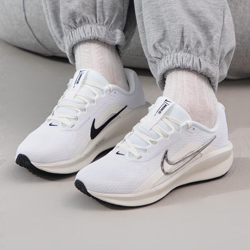 Nike FD6476-100 Running Shoes 6
