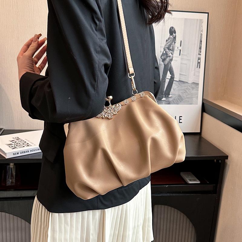 Fashion Cloud Handbag Tote 2026 Top Brand Women DesignerHandbags Evening Party Clip Clutch Small Shell Shoulder Crossbody Bag