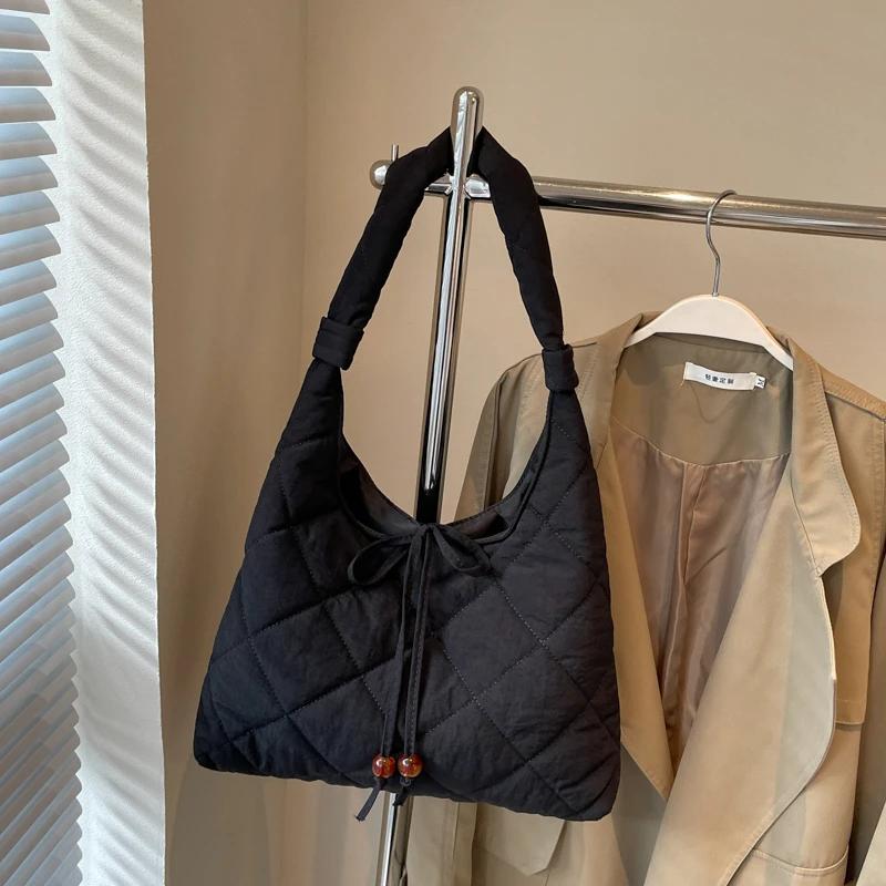 Women's Shoulder Bag with Standard Diamond Stitching Large Capacity Solid Bag