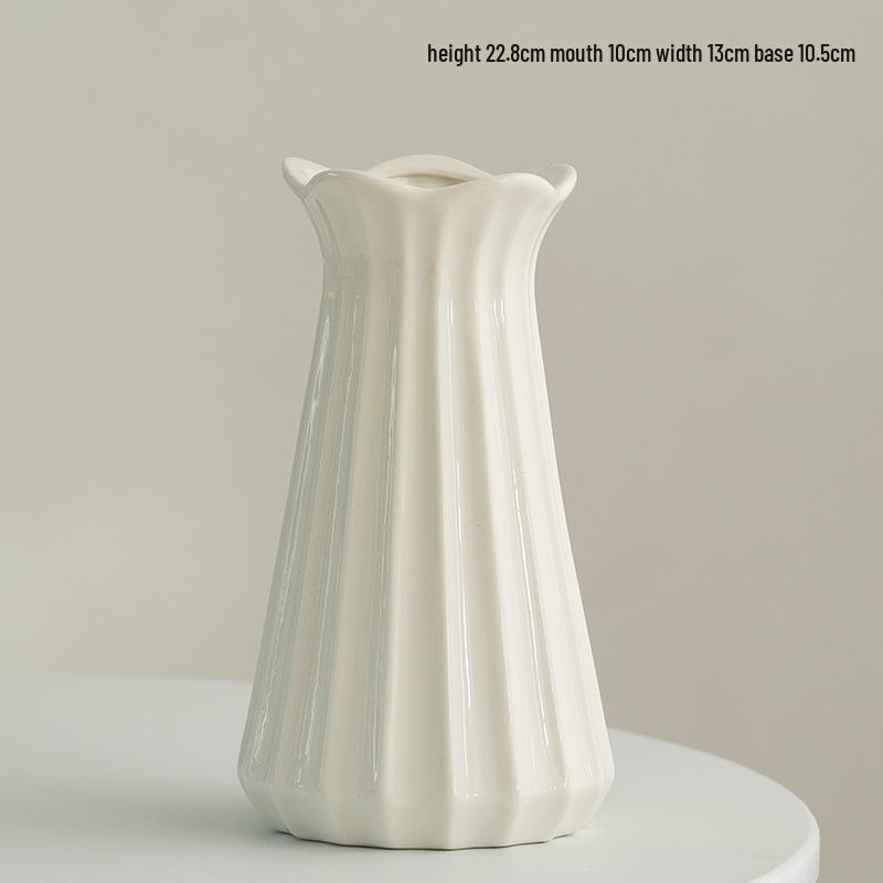 Nordic White Ceramic Vase for Fresh or Dried Flowers – Creative Tabletop Decor for Living Room