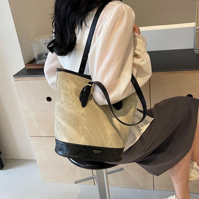 Large Capacity Fashion Texture Simple Portable Shoulder Bag Women's 2025 Spring New Versatile Bucket Bag Tide
