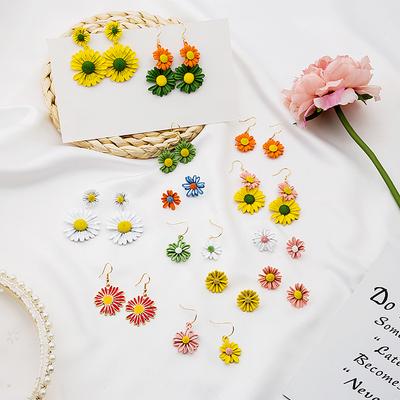 925 Dulces y Pequeños Pendientes de Tachuela de Margarita Quan Zhilong Gd Pendientes de Flor Asimétricos Mori Girl Femeninos