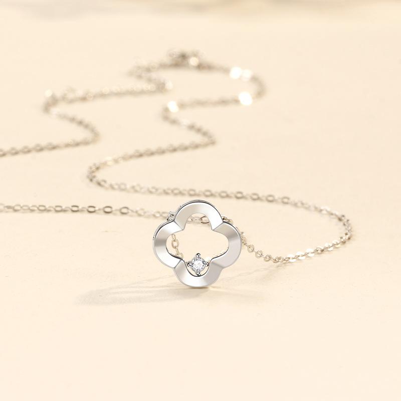 Lucky Clover Necklace Women'S Style Fashion Versatile Diamond Mori Pendant Accessories Premium Durable Quality