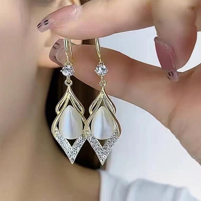 S925 Silver Teardrop Pearl Zircon Stud Earrings: Elegant Women's Fashion