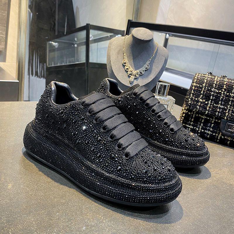 

Женские белые кожаные кроссовки со стразами 2025 - На толстой подошве, универсальные, повседневные туфли, украшенные бриллиантами, черного цвета 41