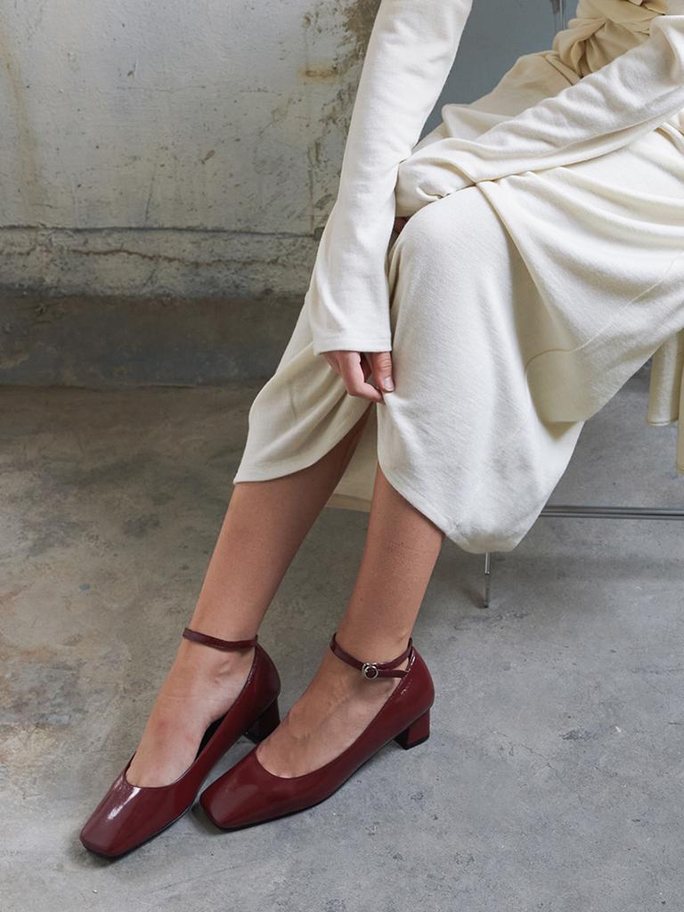 Blanc Sur Blanc Julia Two-Way Pumps Wine