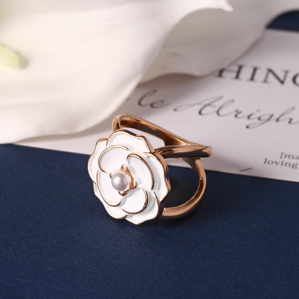 Korean Pearl Camellia Scarf and Shawl Buckle for Fashionable T-Shirts