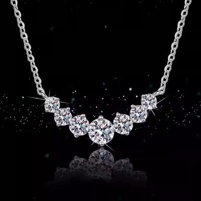 Collar de circonita sonriente para mujer, colgante de moissanita de imitación de diamante de siete estrellas con alto sentido de moda, cadena de clavícula con temperamento