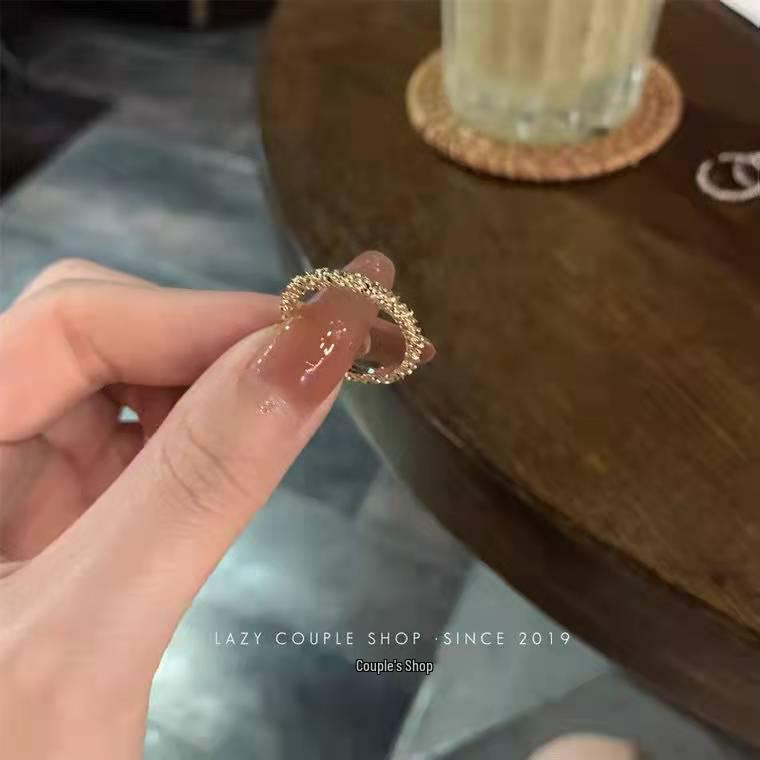 Stylish Adjustable Zirconia Ring: Korean-Inspired Design with Shiny Diamonds for a Simple, Elegant Look