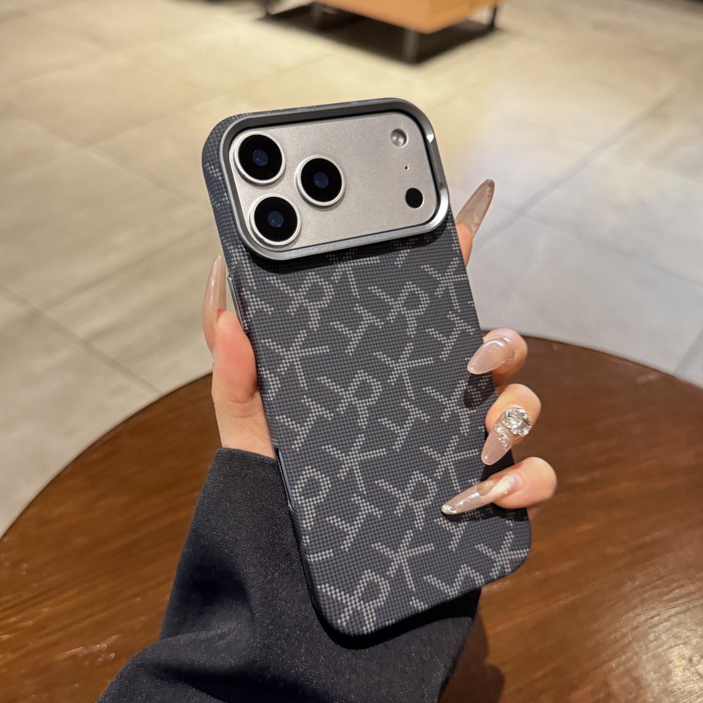 

Премиальный бизнес-кейс с узором из углеродного волокна для MagSafe для iPhone 17 Pro Max 16 Air Магнитный чехол с беспроводной зарядкой Защита от падений iPhone 16 жёлтый