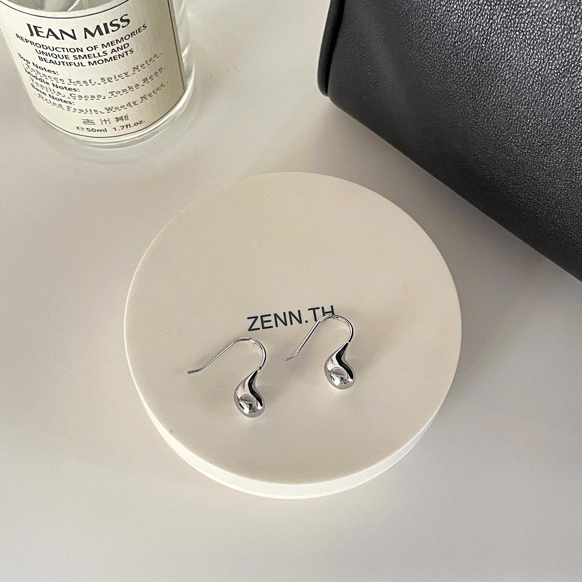 

Легкая роскошь минималистского ветра, капли воды, женские изысканные нишевые серьги-игл высокого класса, универсальные серьги из серебра на осень и зиму 925 silver needles