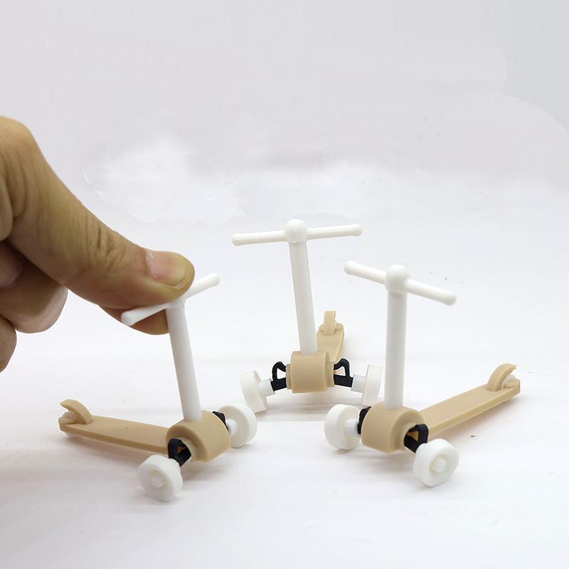 

1 шт. Кукольный домик Мини-скутер Забавная игрушка Детский подарок на день рождения Настольное украшение Симуляция Миниатюрная модель скутера