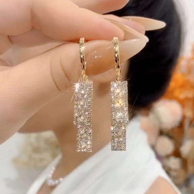 

Small Niche Design, High-end Feel, Light Luxury Temperament, Geometric Rectangular Tassel Earrings, Exquisite and Versatile Fashion Earrings