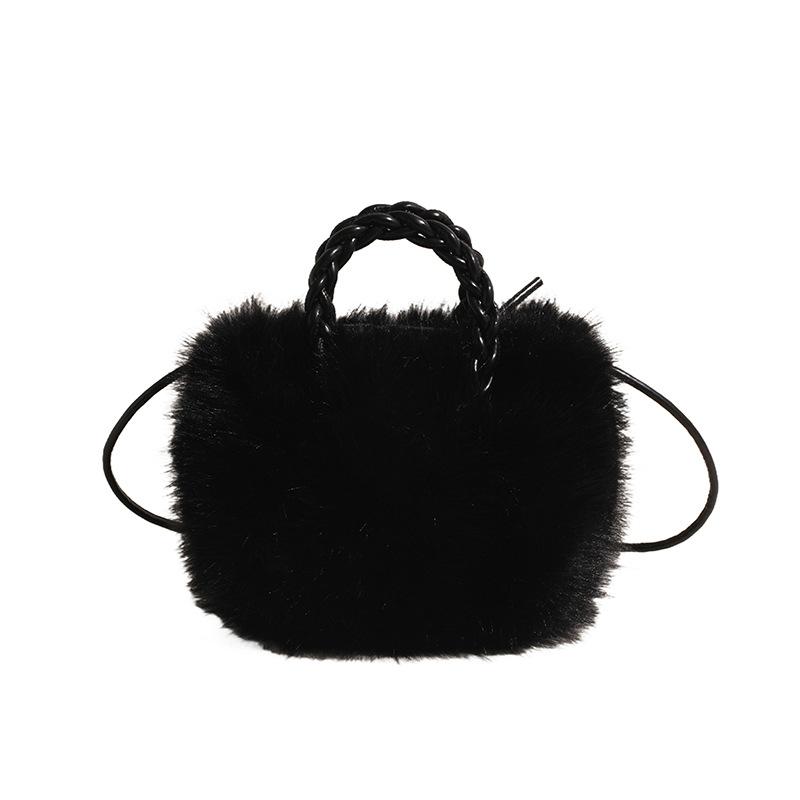 Plush Bag Women's Autumn and Winter Leisure 2025 New Niche Design Shoulder Messenger Bag Portable Fluffy Bucket Bag