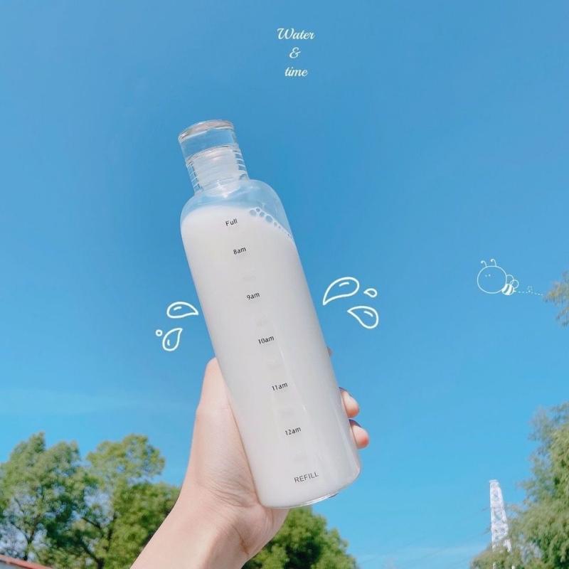 500ml Sportwasserflasche Auslaufsichere Kunststoff-Trinkflasche mit Zeitmarkierung Tragbarer Saft-Milchbecher für Kinder Schule Fitness